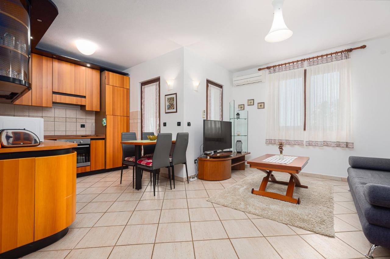 Sea View Apartment - Roberto Πόρετς Εξωτερικό φωτογραφία