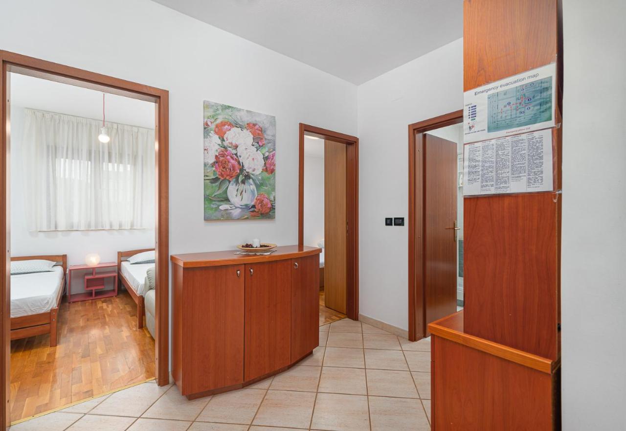 Sea View Apartment - Roberto Πόρετς Εξωτερικό φωτογραφία